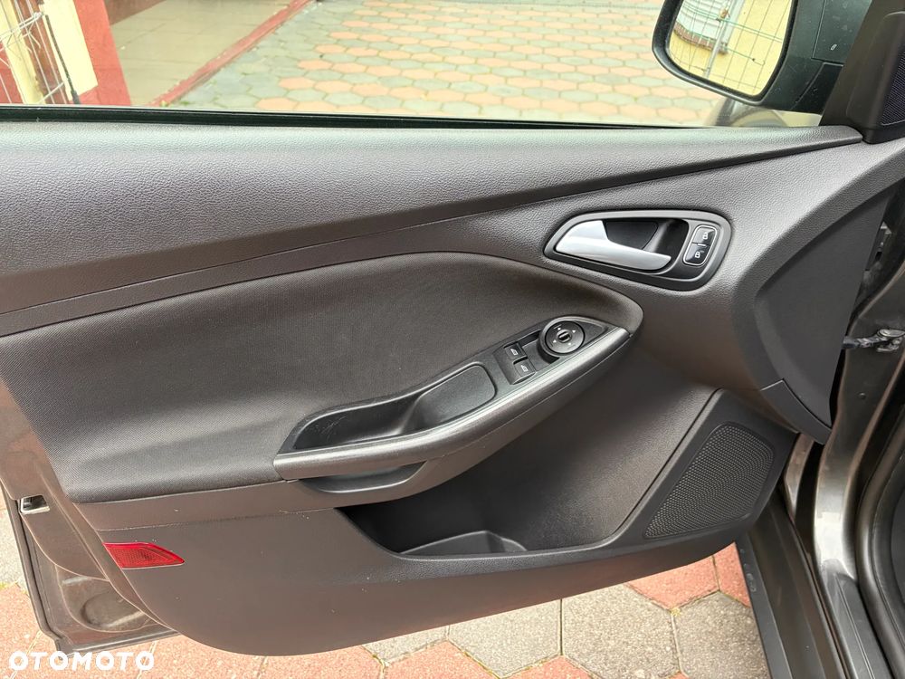 Ford Focus 1.6 SYNC Edition - 8