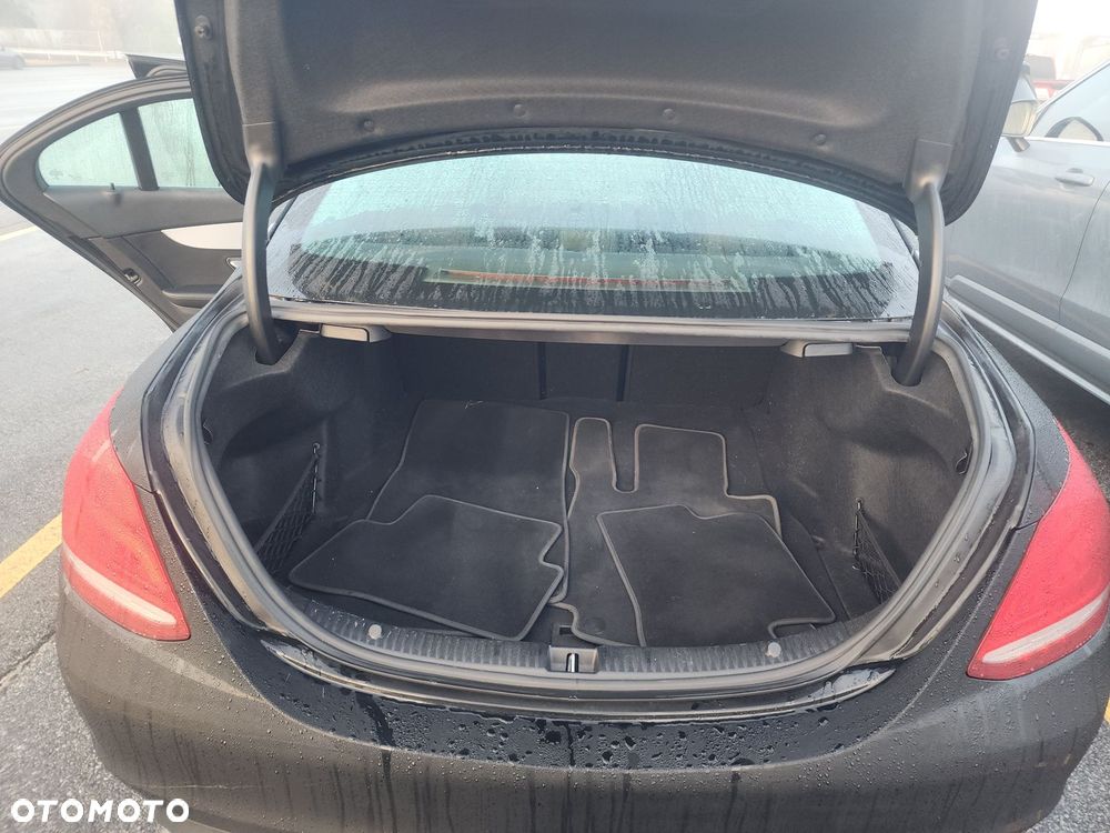 Mercedes-Benz Klasa C 300 9G-TRONIC Avantgarde - 13