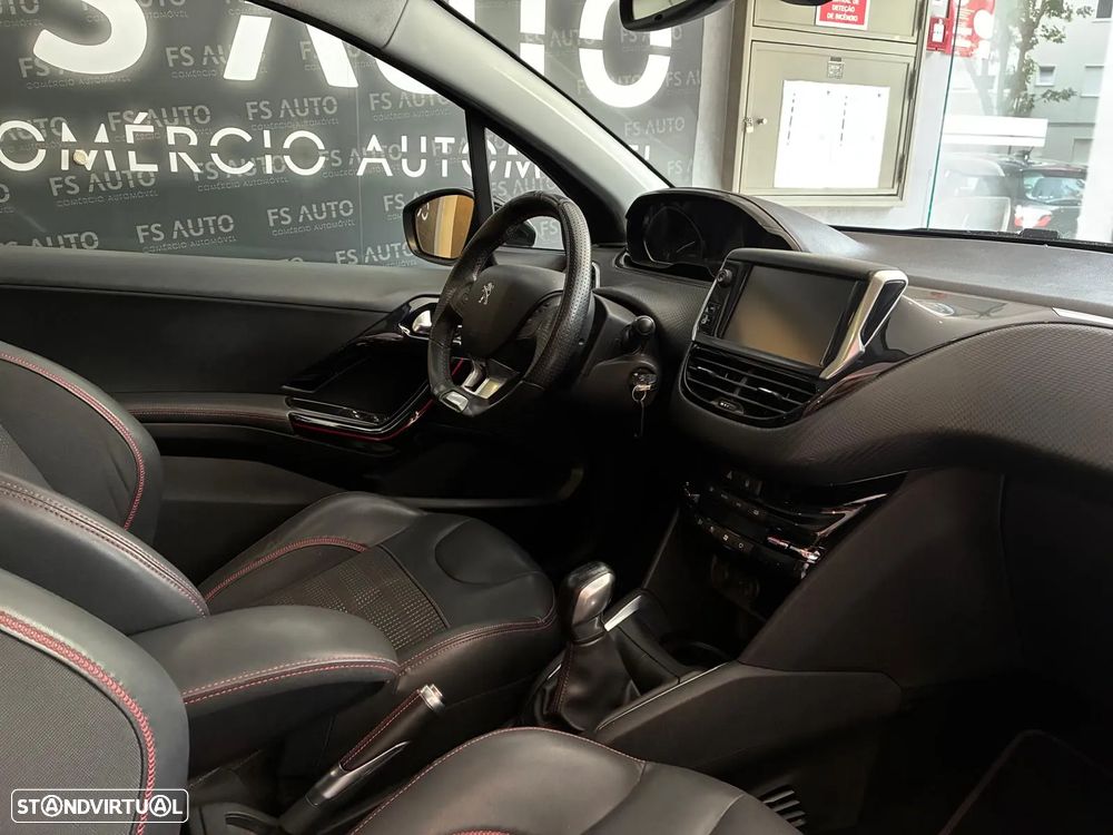 Peugeot 208 1.2 PureTech GT Line - 7