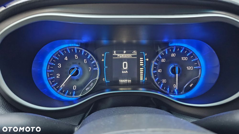 Chrysler Pacifica - 18