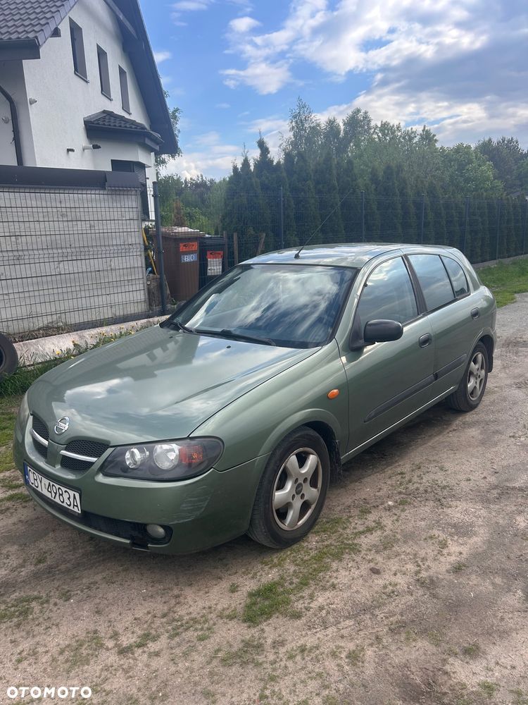Nissan Almera 1.5 Base - 2