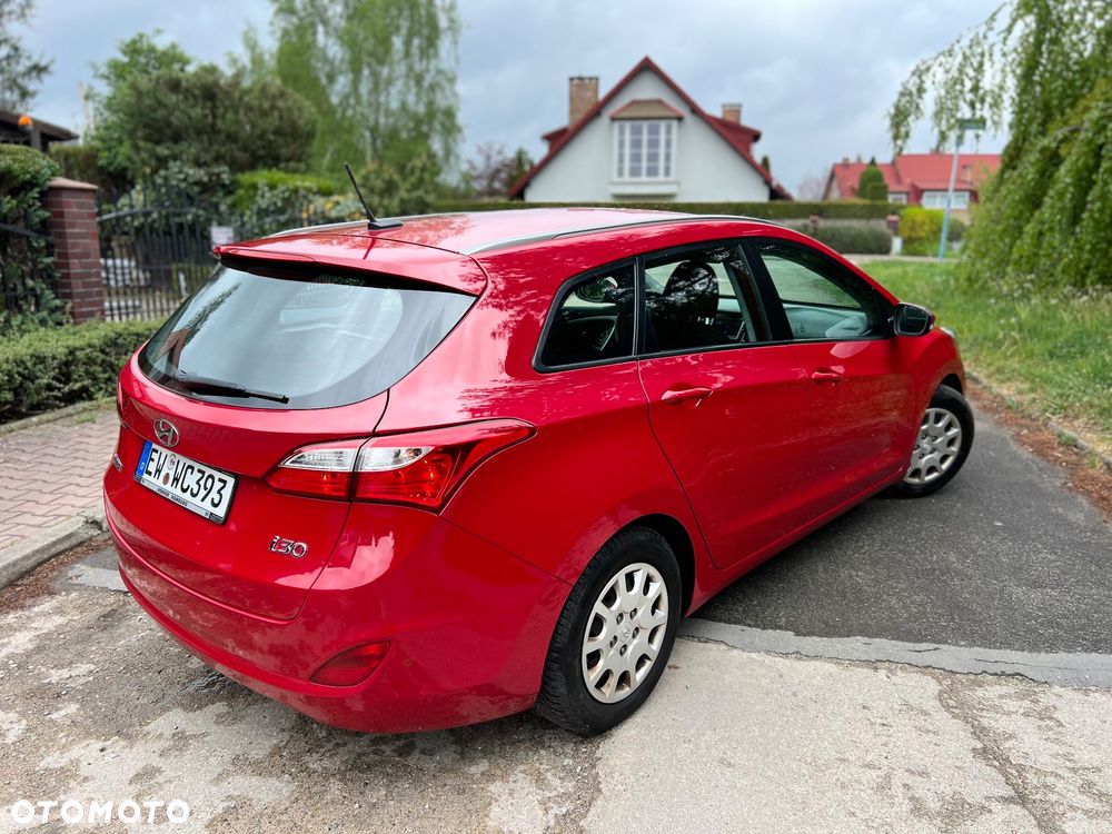 Hyundai i30 i30cw 1.4 Intro Edition - 4