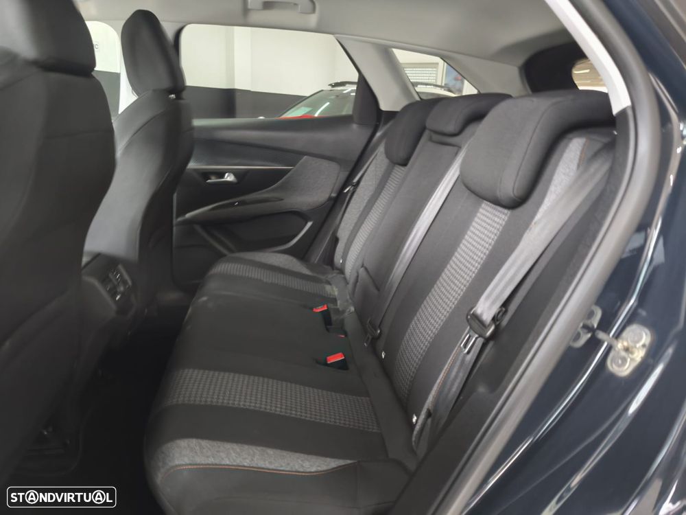 Peugeot 3008 BlueHDi 120 Stop & Start Style - 4