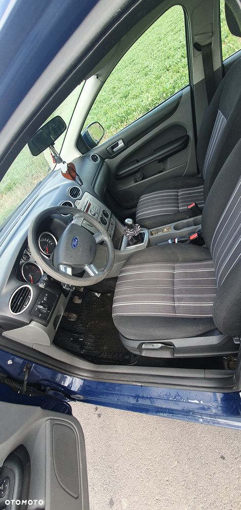 Ford Focus 1.8 TDCi Ambiente - 6