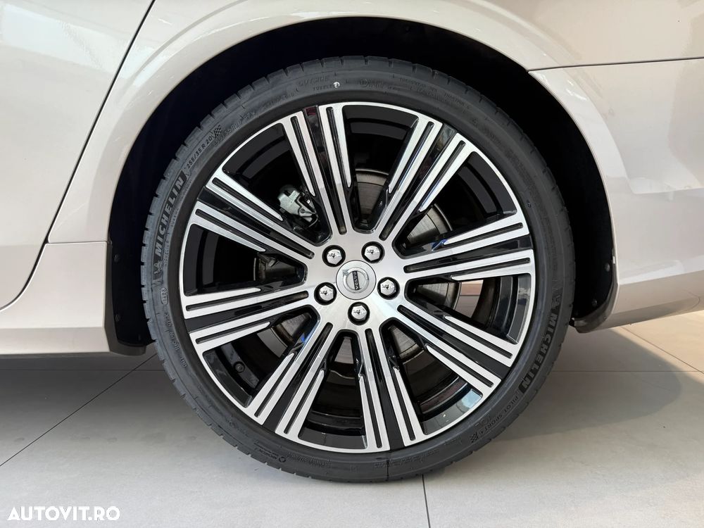 Volvo S90 B5 MHEV AT AWD Core - 11