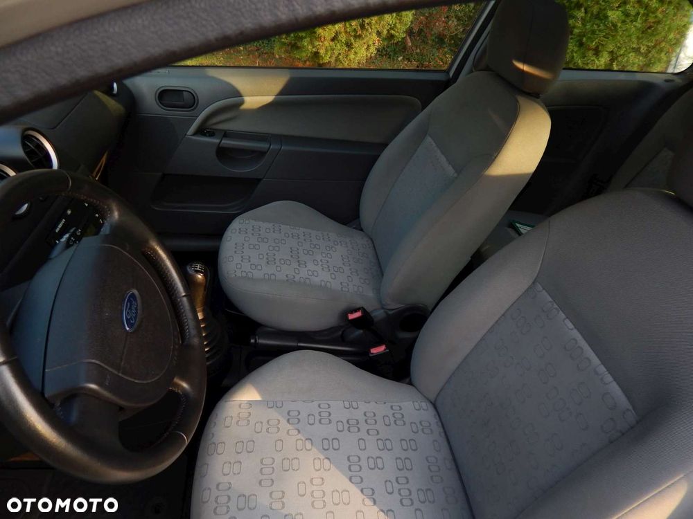 Ford Fiesta 1.25 Trend - 13