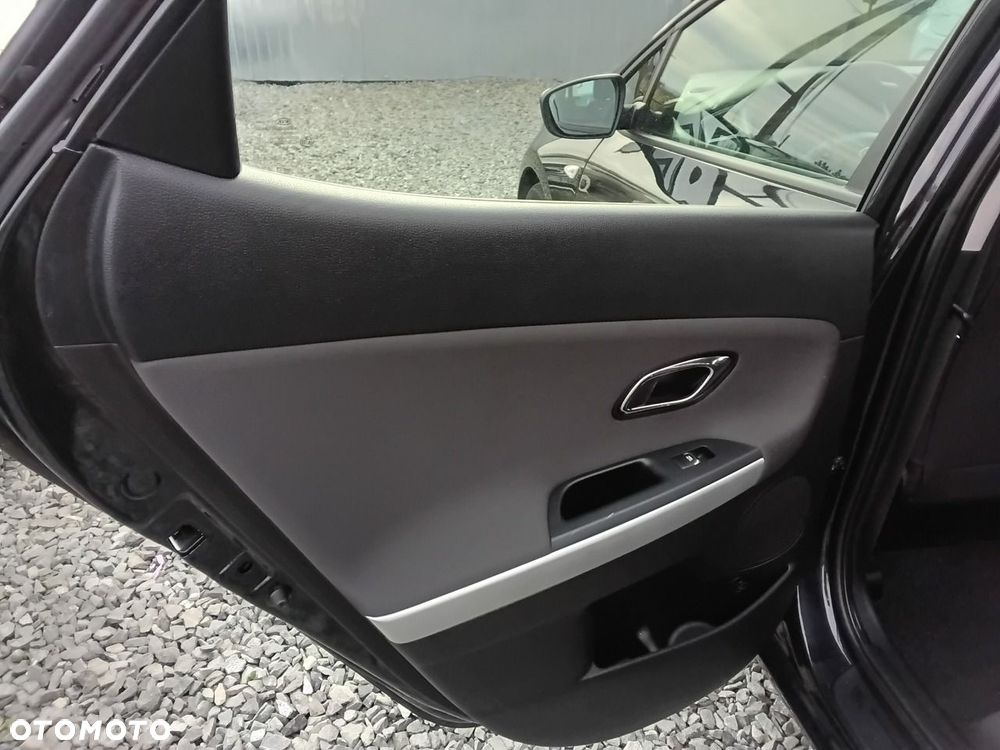 Kia Ceed - 34