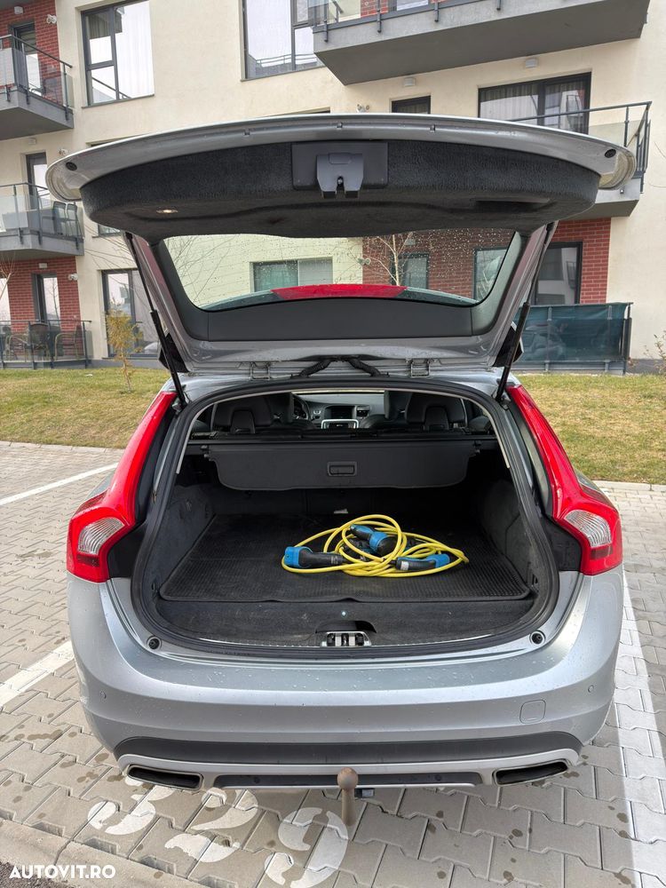 Volvo V60 D6 Twin Engine Geartronic RDesign - 11