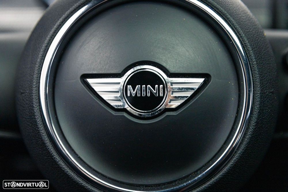 MINI 5 Portas Cooper D Auto - 30