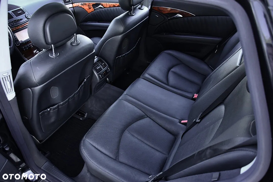 Mercedes-Benz Klasa E 320 4-Matic T Avantgarde - 40