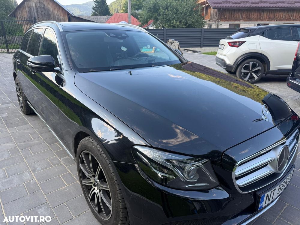 Mercedes-Benz E 220 d T-Modell 4MATIC Aut - 2