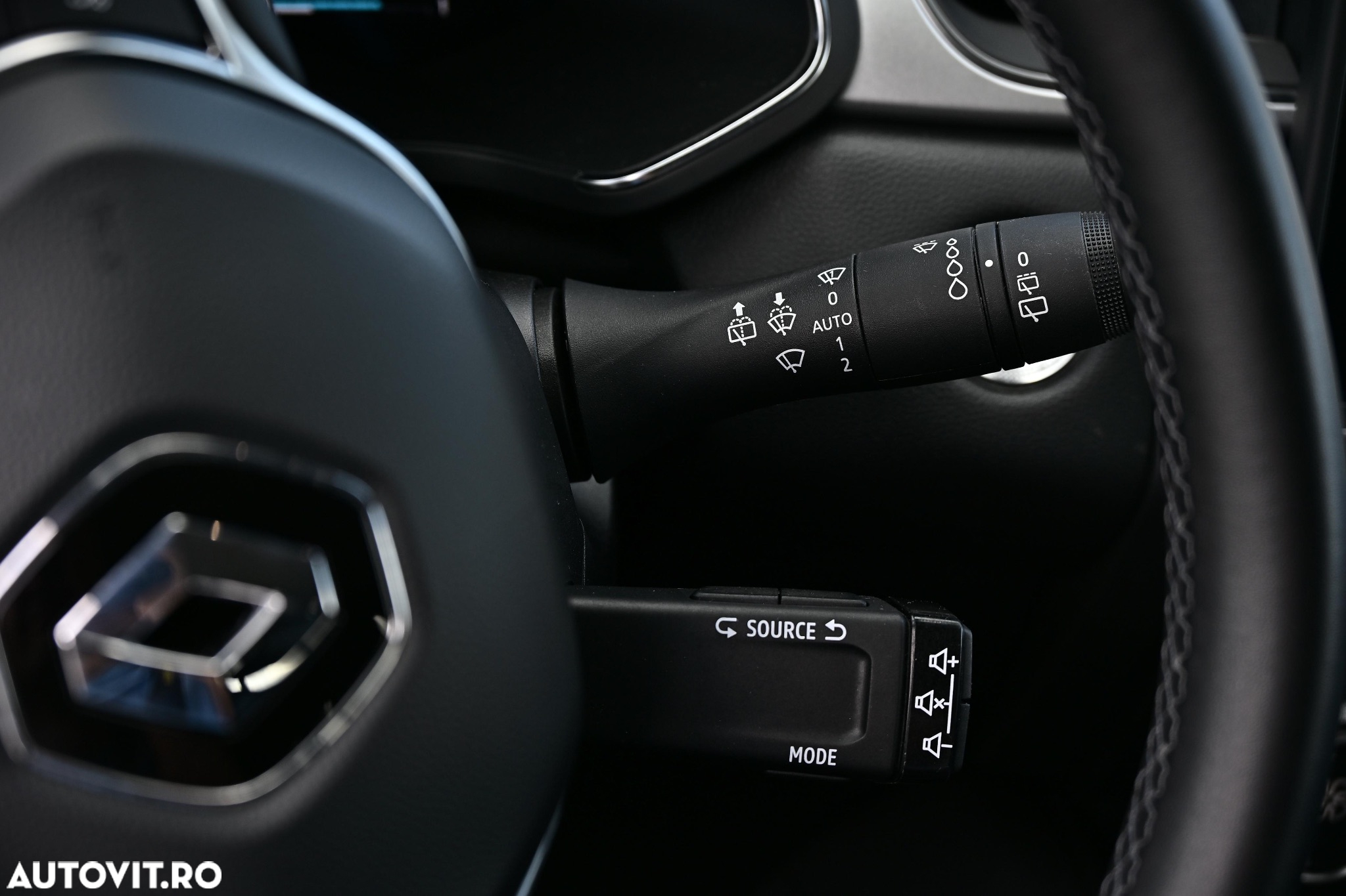 Renault Captur E-Tech PHEV 160 Techno - 39