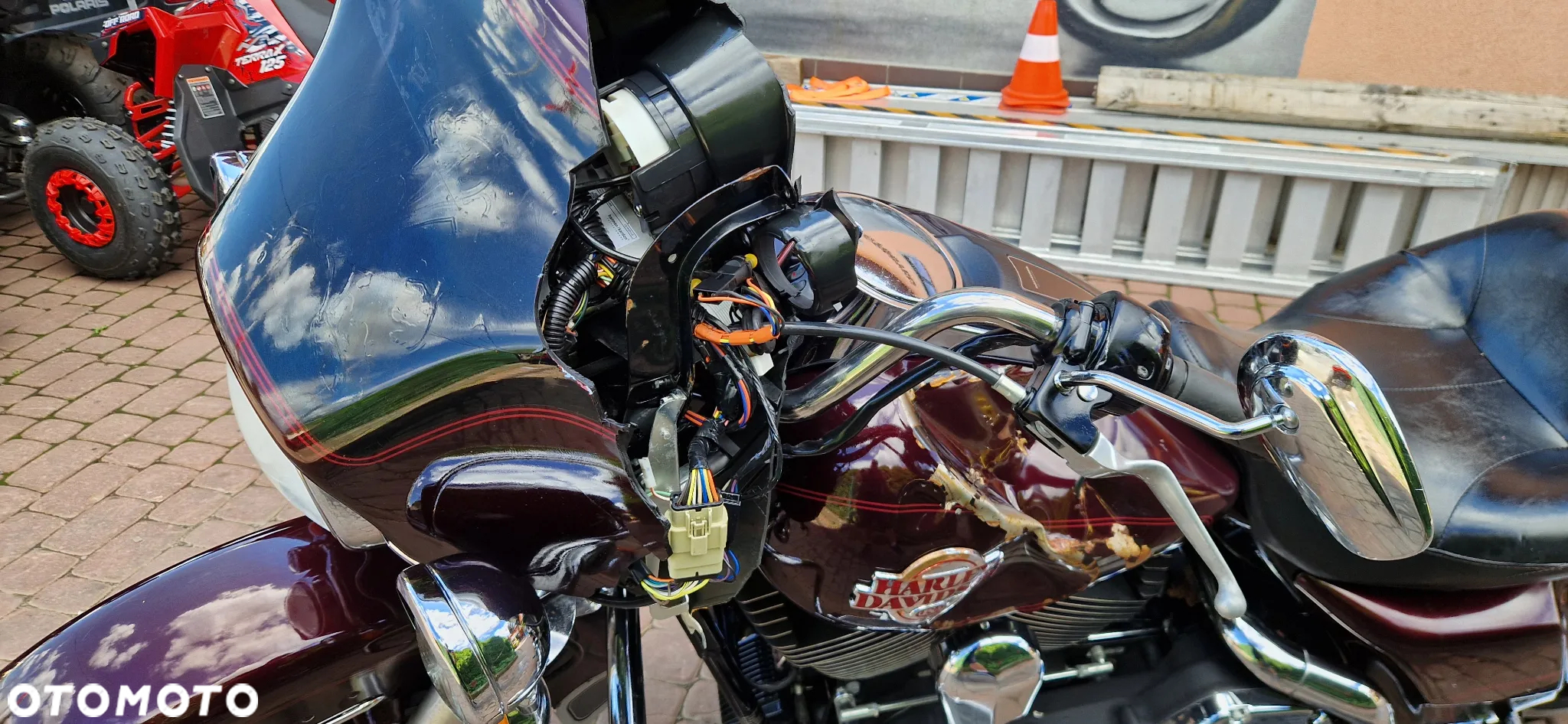 Harley-Davidson FLH Electra Glide - 31