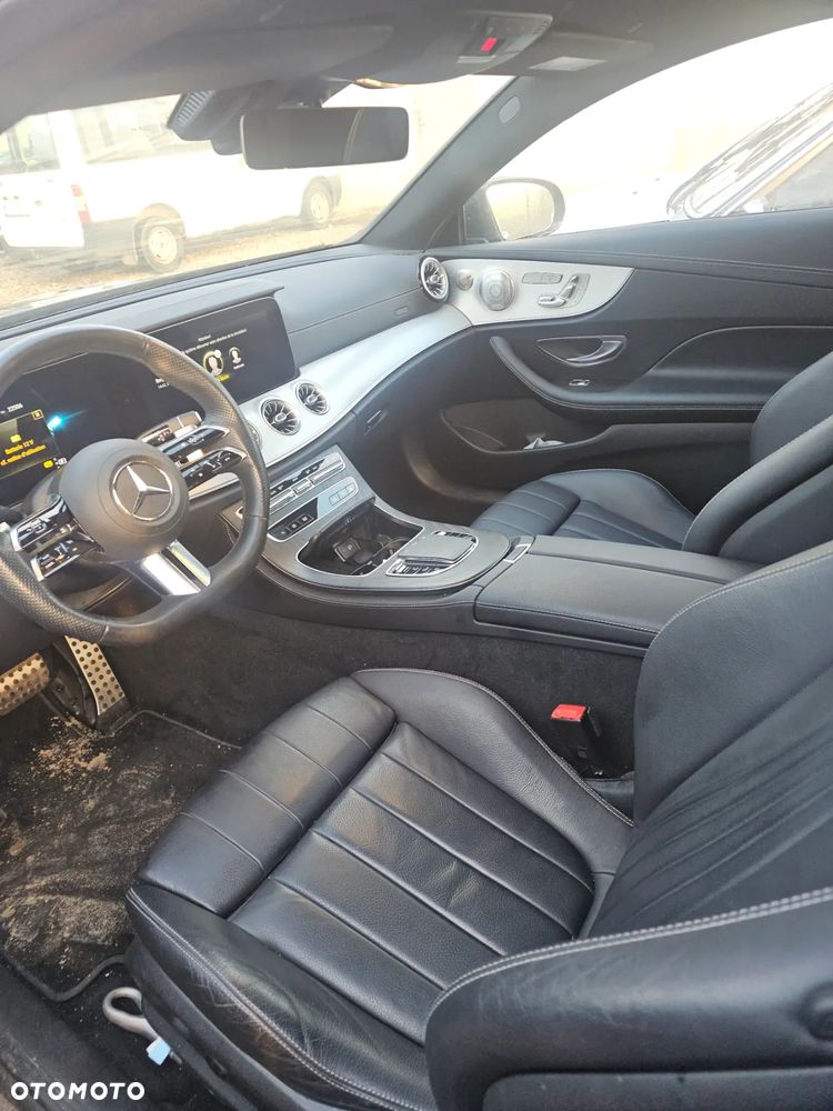 Mercedes-Benz Klasa E 220 d 4Matic 9G-TRONIC Avantgarde - 4