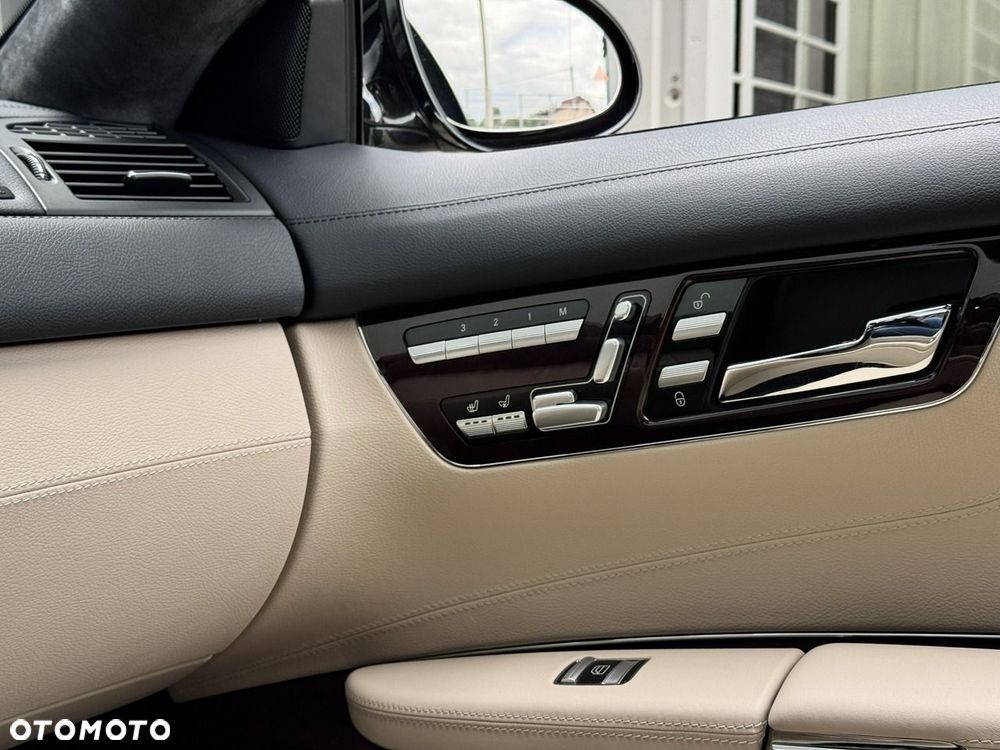 Mercedes-Benz CL 500 4Matic 7G-TRONIC - 32