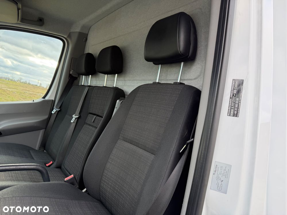 Mercedes-Benz Sprinter - 24