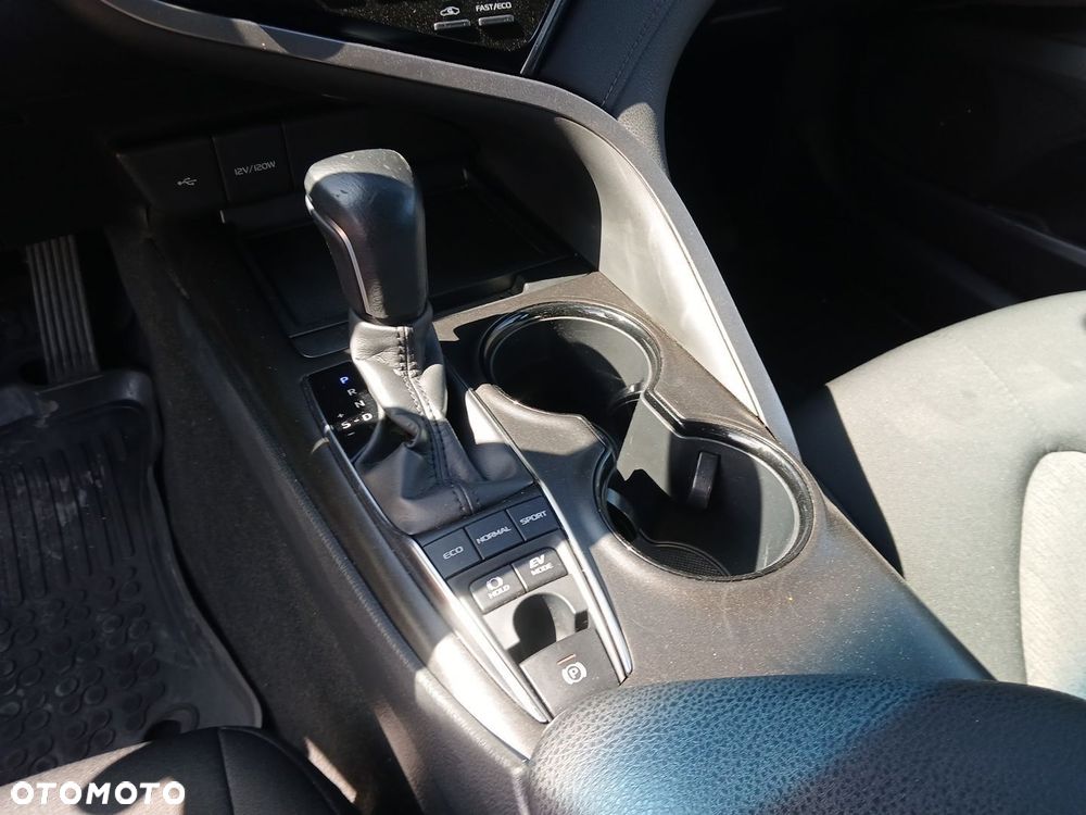 Toyota Camry 2.5 Hybrid Comfort CVT - 31