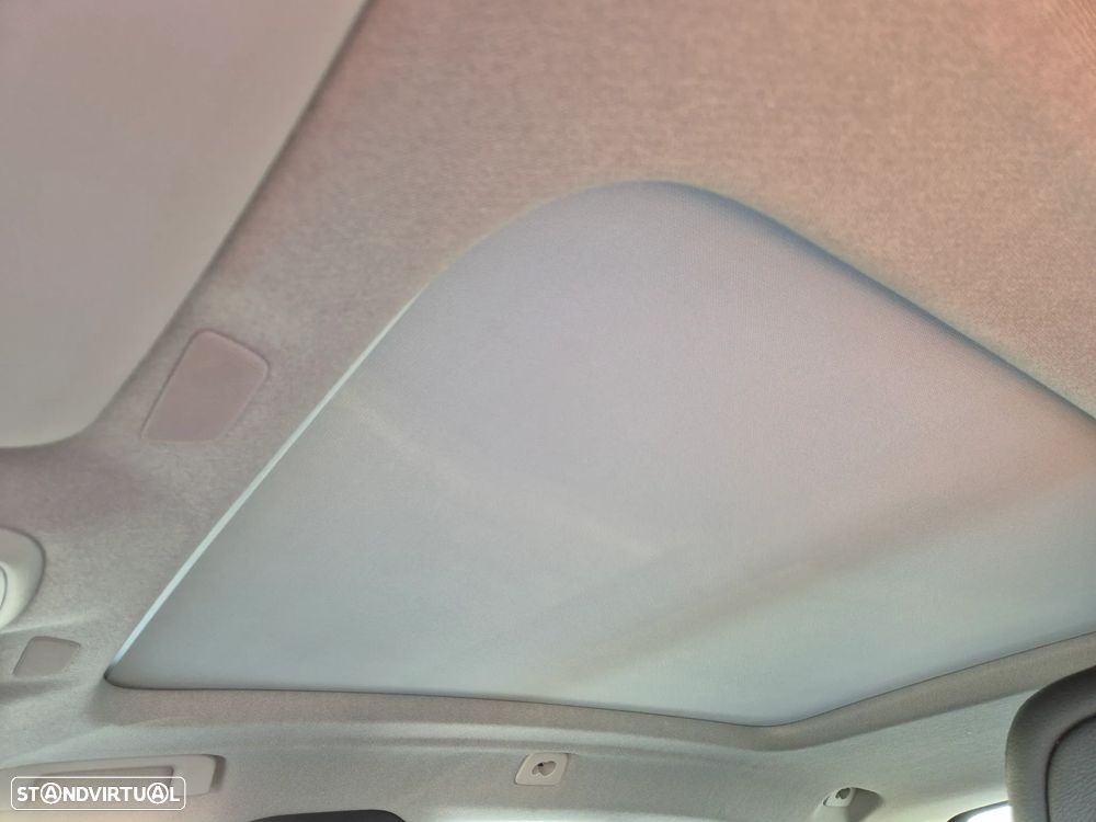 Volvo XC 40 2.0 D4 Momentum Plus AWD - 41