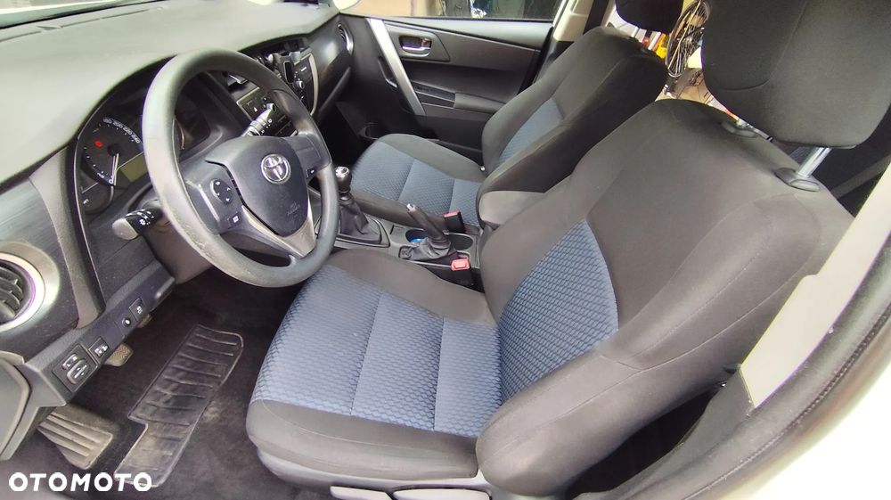 Toyota Auris 1.4 D-4D Active - 7