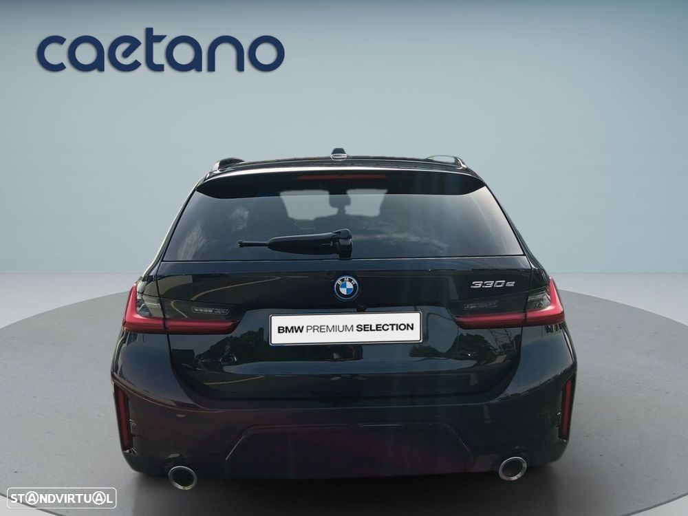 BMW 330 e Pack Desportivo M Auto — fotografia 7