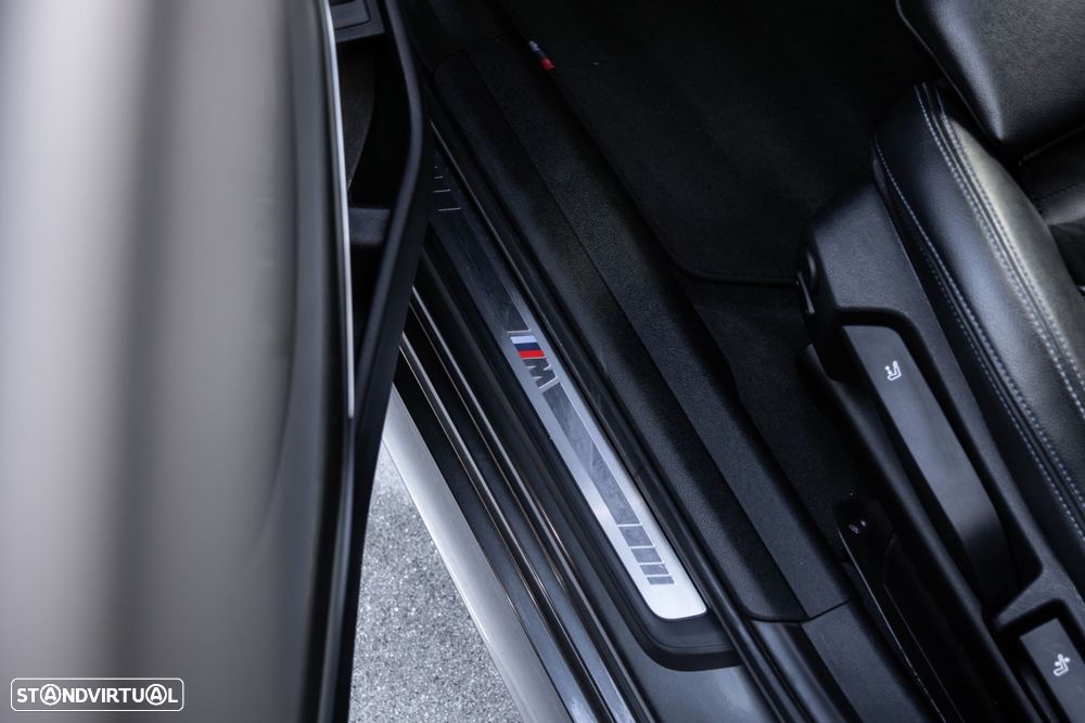BMW 330 e Pack M Auto - 29