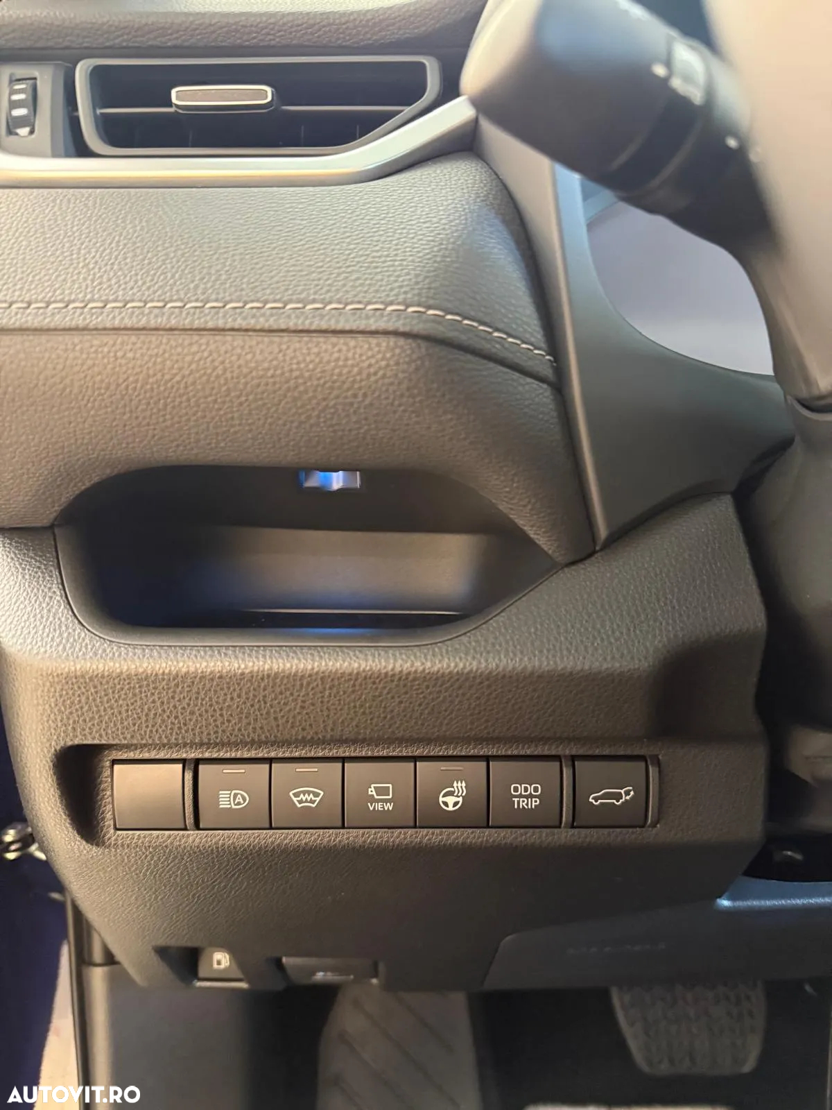 Toyota RAV4 2.5 Hybrid VVT-iE 4x4 Luxury Premium - 22