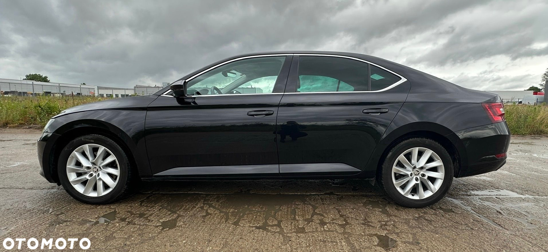 Skoda Superb 2.0 TDI SCR Ambition DSG - 4