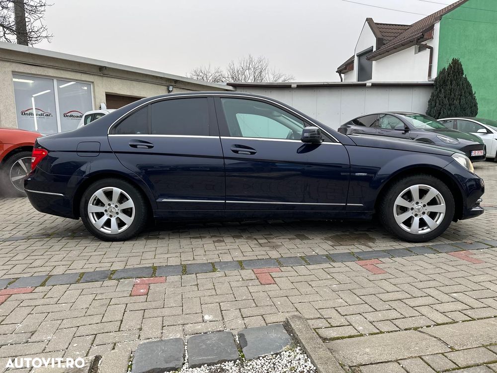 Mercedes-Benz C 180 CGI BlueEFFICIENCY - 12