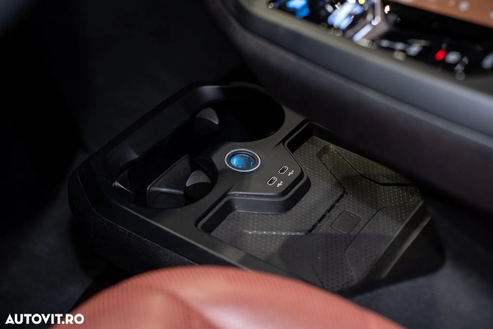 BMW iX xDrive40 - 26