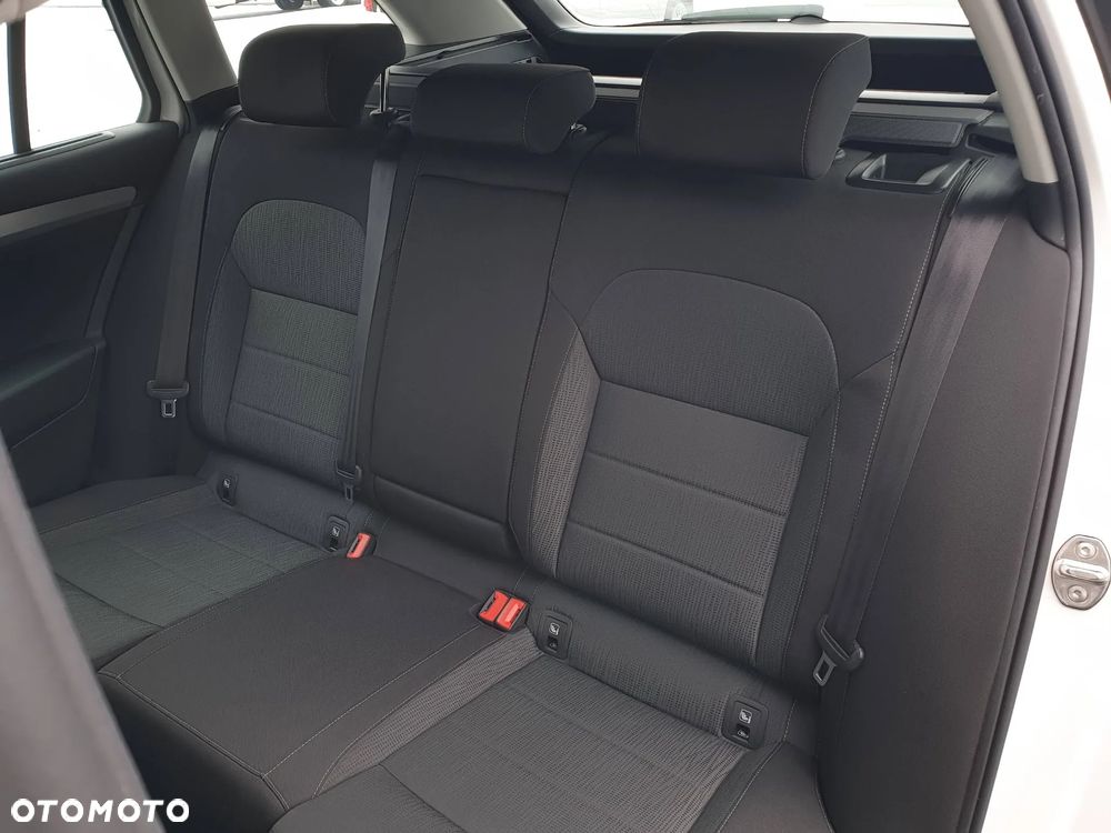 Skoda Superb 2.0 TDI Ambition DSG - 36