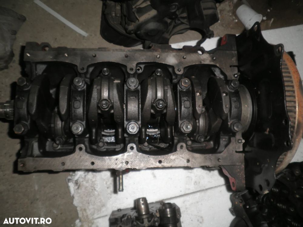 Bloc motor ambielat Toyota Land Cruiser 1990 2466cmc cod motor 2L