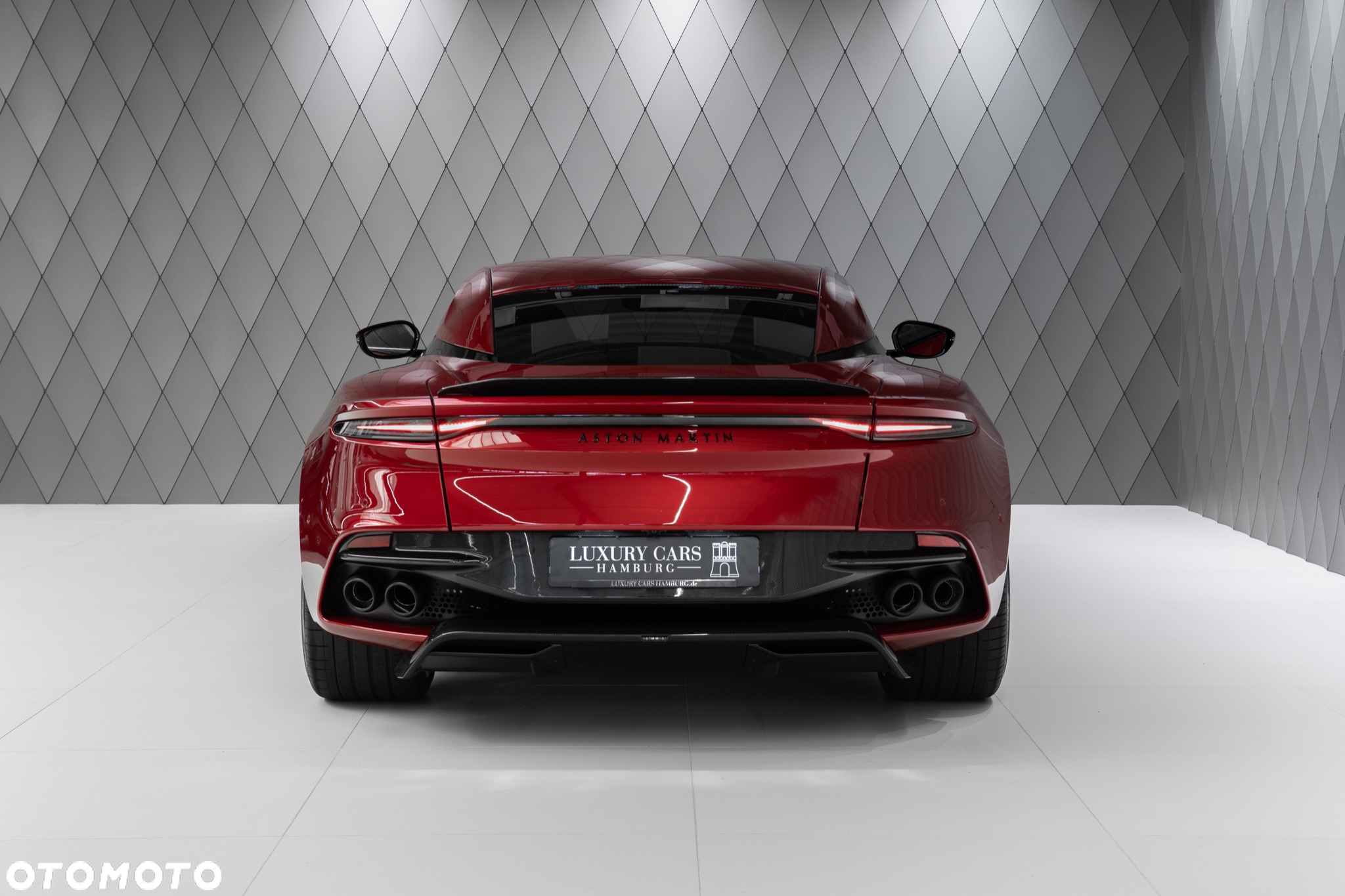 Aston Martin DBS - 6