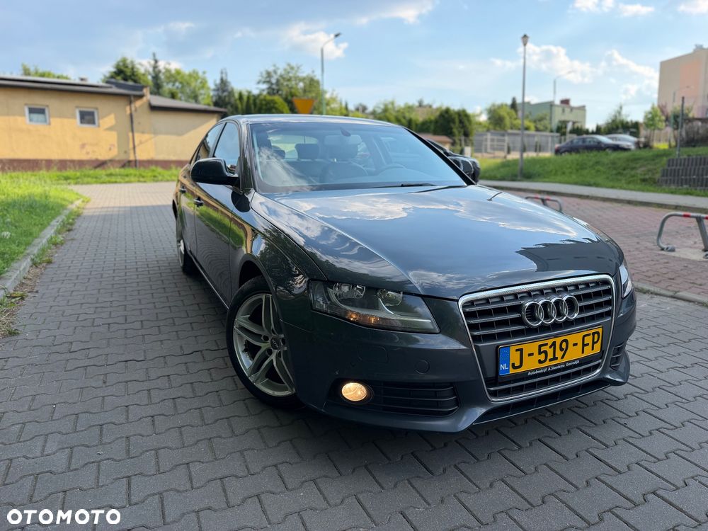 Audi A4 Limousine - 14