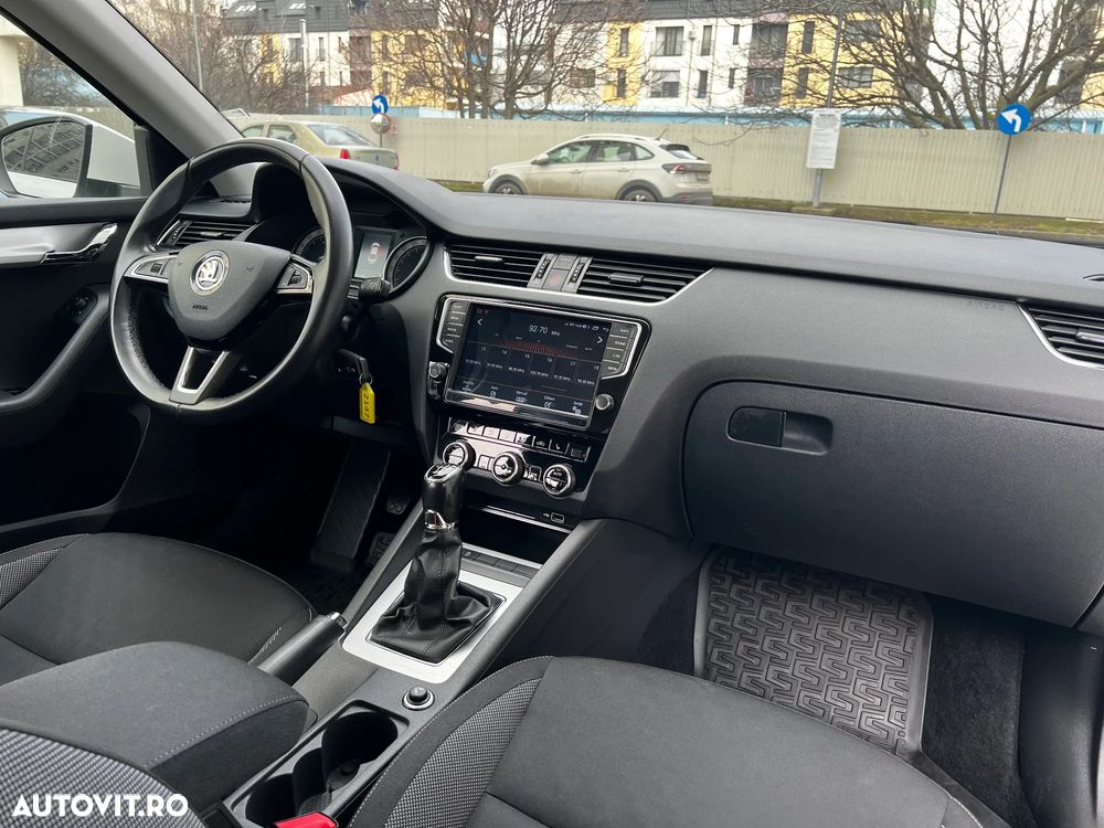 Skoda Octavia 1.6 TDI Style - 6