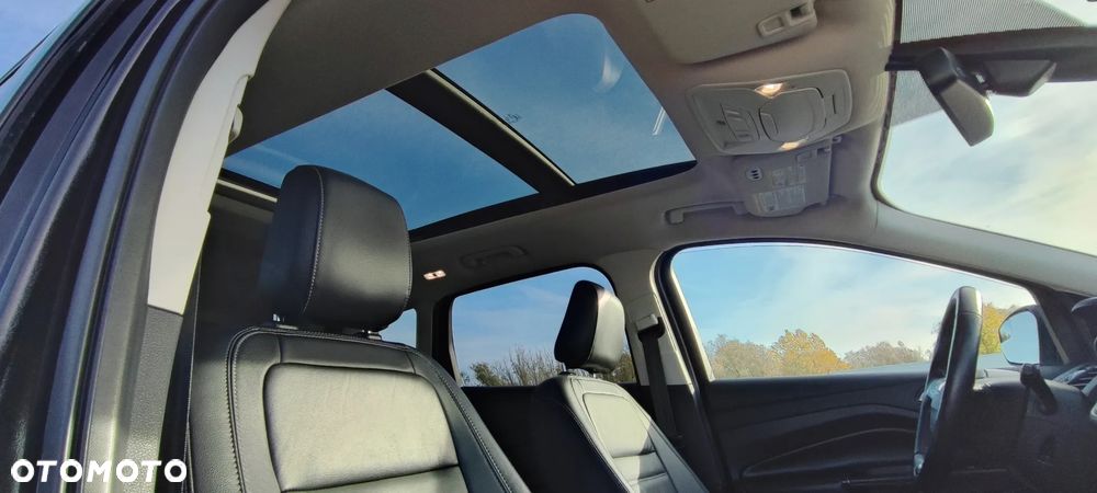 Ford Escape 2.0 EcoBoost AWD Titanium - 11