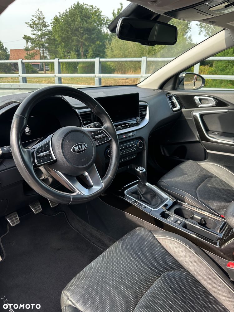 Kia XCeed - 25