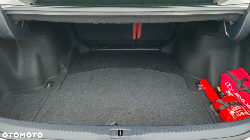 Lexus IS 200t Elite - 14