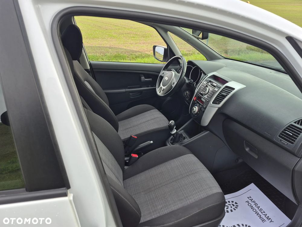 Kia Venga - 9