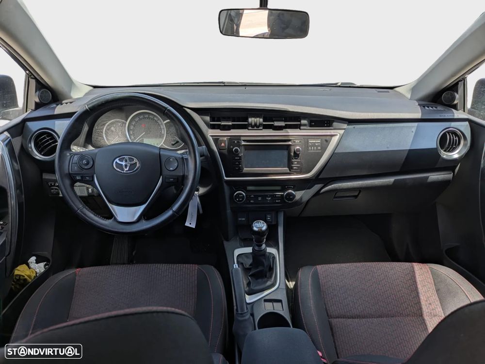 Toyota Auris 1.4 D-4D Comfort+Pack Sport - 8