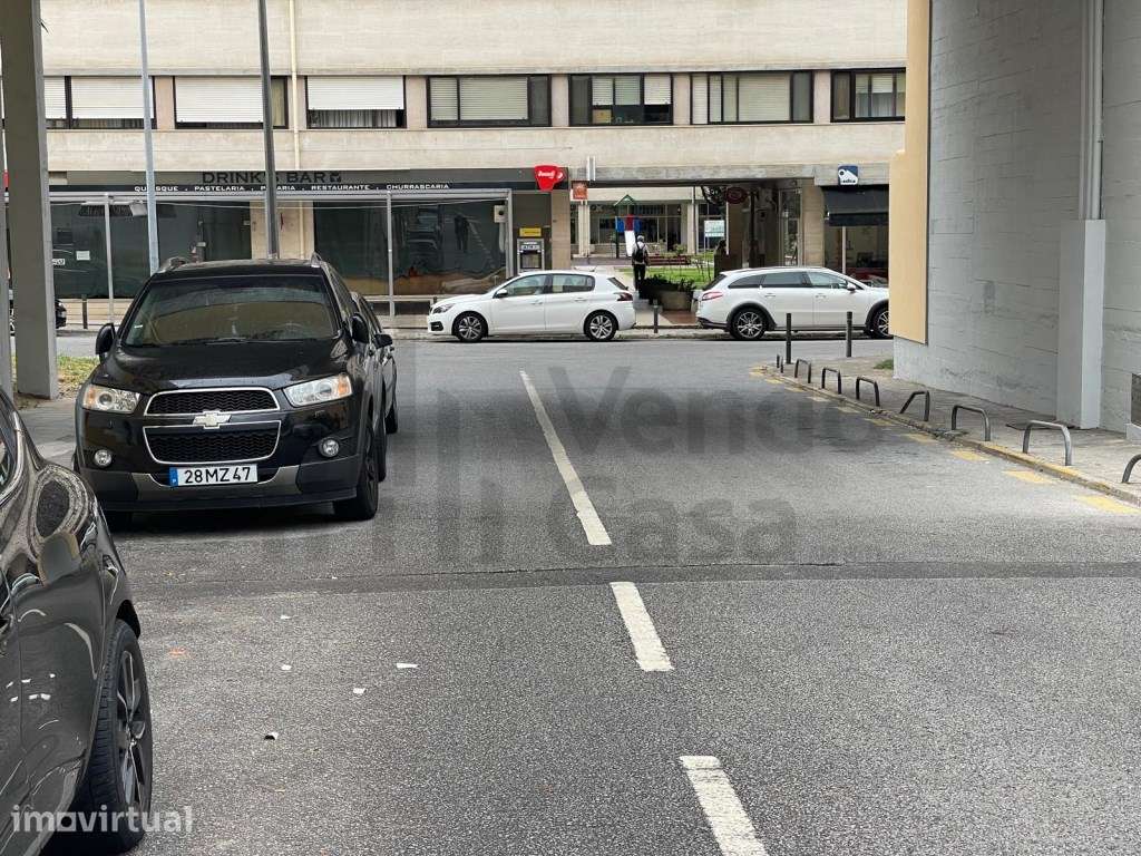 Vende-se Loja Comercial - Braga - Grande imagem: 2/8