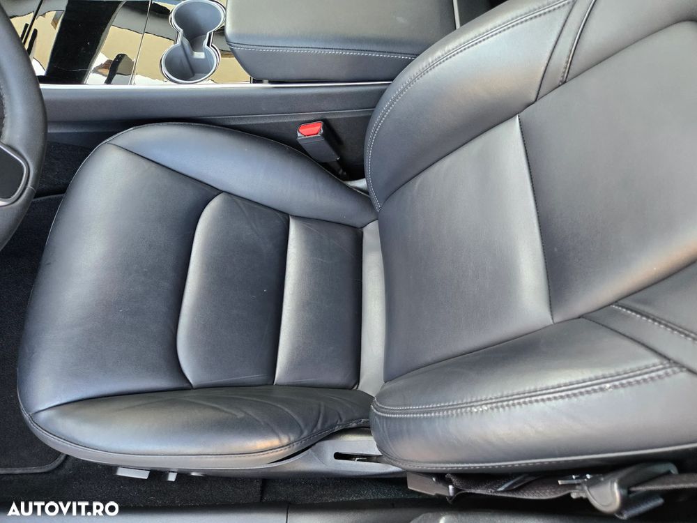 Tesla Model 3 - 11