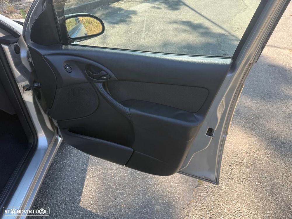 Ford Focus 1.4 Ambiente - 15