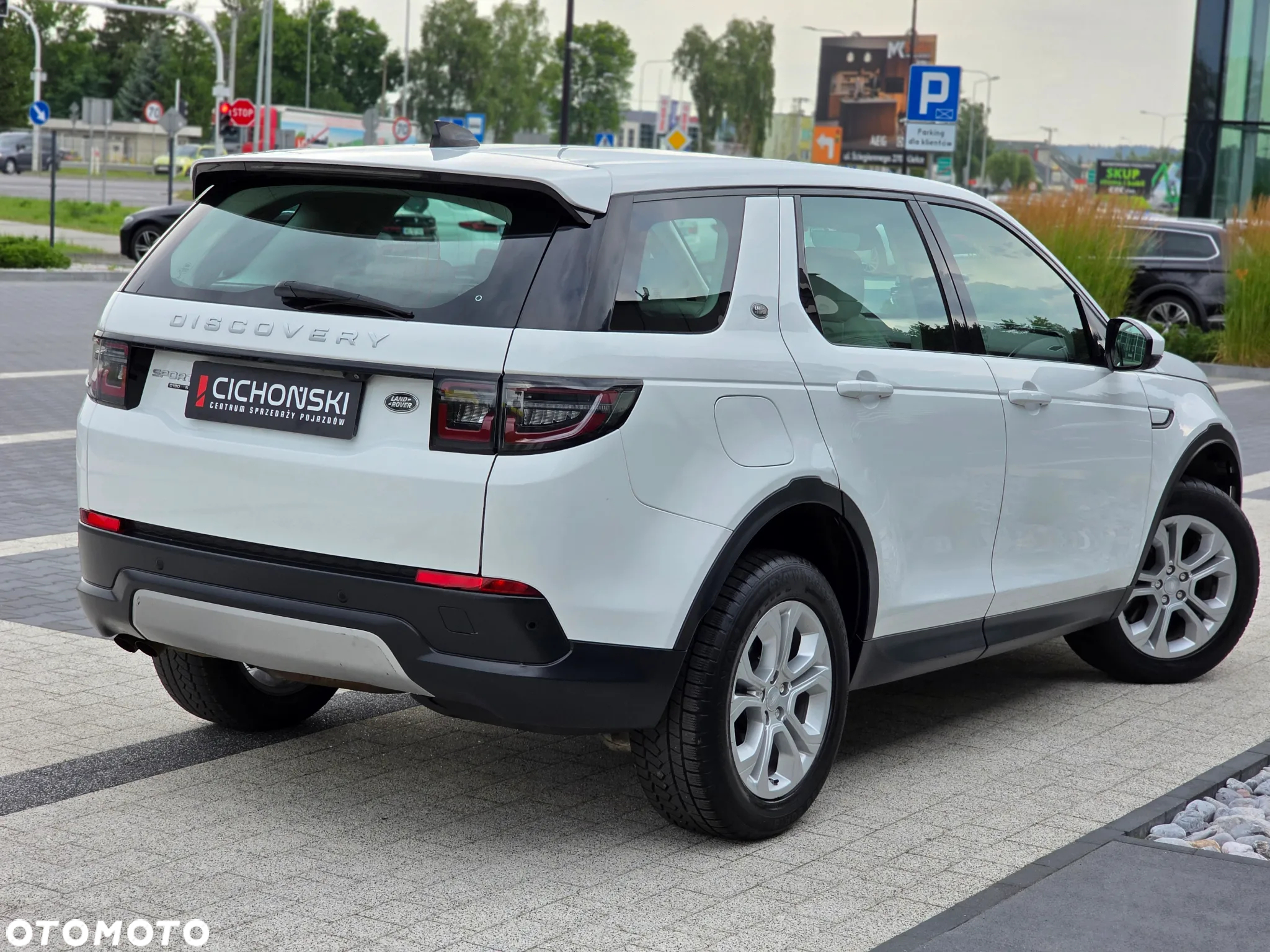 Land Rover Discovery Sport 2.0 D180 R-Dynamic SE - 32