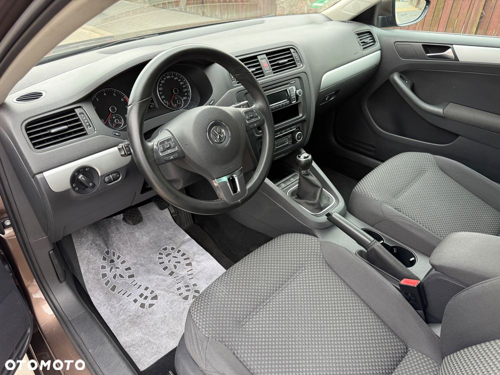 Volkswagen Jetta 1.4 TSI Match - 10