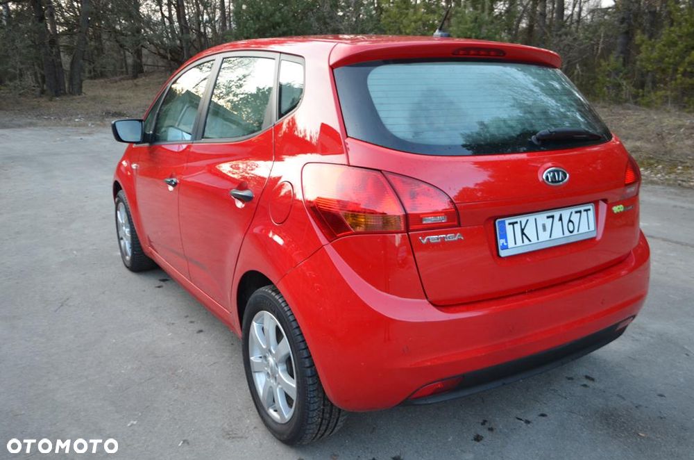 Kia Venga - 12