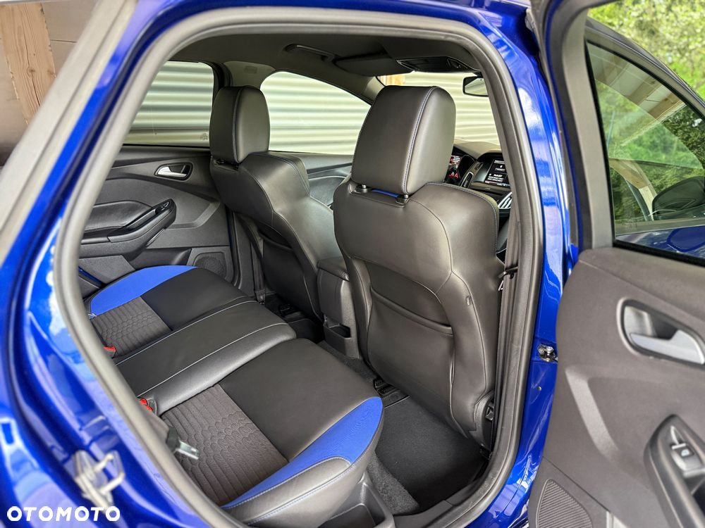 Ford Focus 2.0 EcoBoost ST mit Leder-Exclusiv-Paket - 39