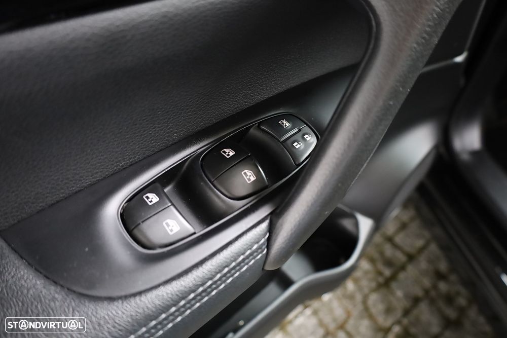 Nissan Qashqai 1.5 dCi N-Connecta J18 - 37