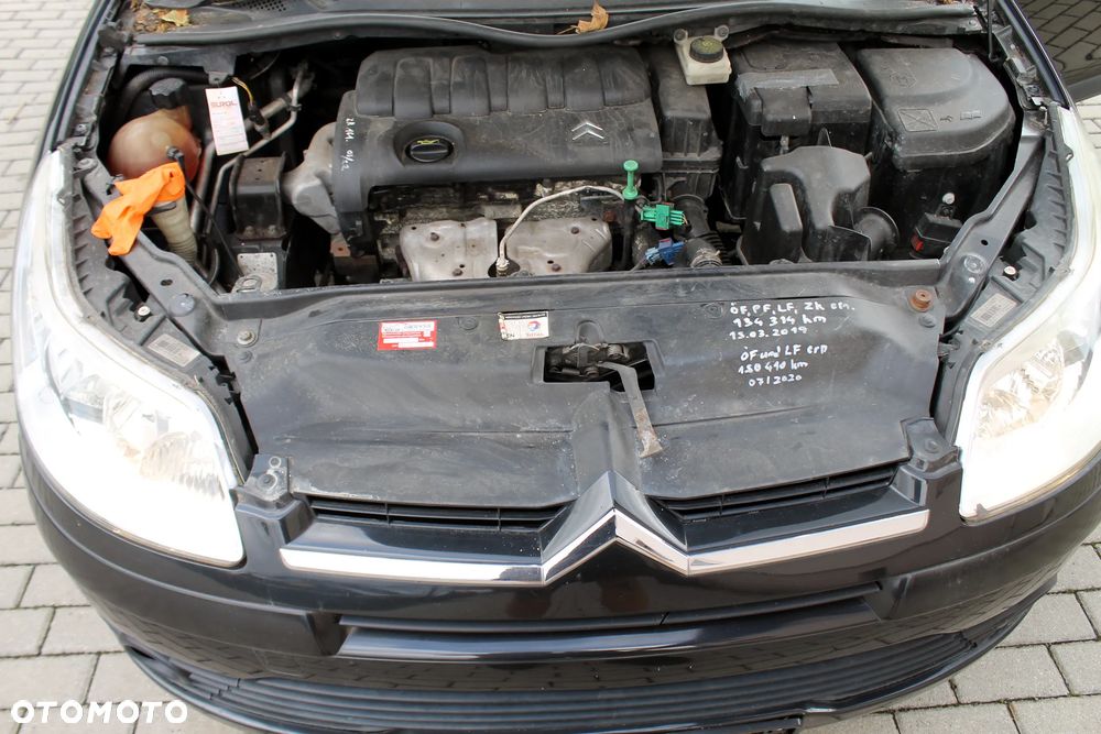 Citroën C4 1.4 16V Style - 23