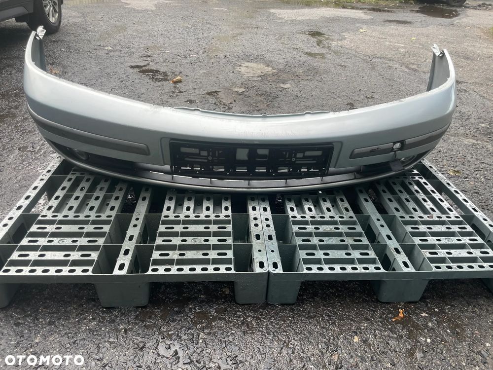 Zderzak przedni Renault Laguna II przed liftingiem, kolor TEB64