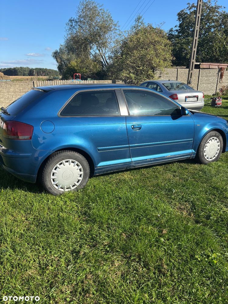 Audi A3 3-drzwiowe 2.0 FSI Ambiente - 3